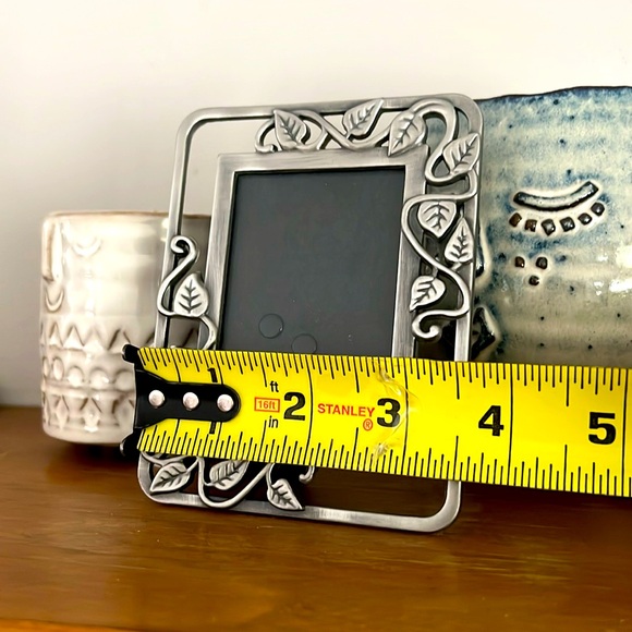 Small pewter tone frame. - Picture 3 of 3